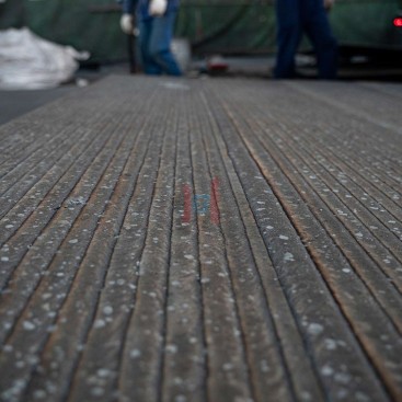 wear-resistant alloy sheet with a hard wear-resistant layer
