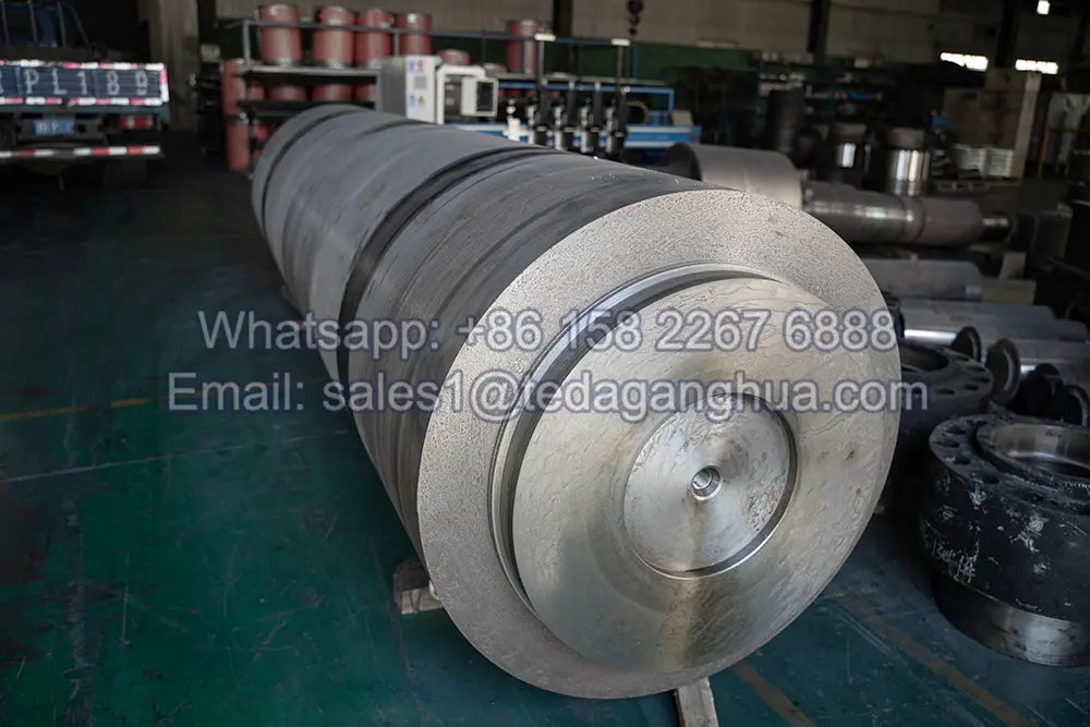 Hardfacing steel refers to steel components that have been coated with a hard, wear-resistant layer through overlay welding.
The hardfacing layer dramatically increases the abrasion, impact, and erosion resistance of industrial parts, extending service life in mining, cement, power, and material handling applications.
⚙️ Hardfacing Layer Structure
A typical hardfaced steel component has two main layers:
Overlay Layer (Hardfacing Layer)
Made of high-alloy steel, chromium carbide, or cobalt-based alloys.
Hardness: 50–65 HRC depending on the material.
Function: Protects against sliding, impact, and erosive wear.
Base Steel Layer
Usually mild steel (Q235), AR/NM wear steel, or structural steel.
Provides toughness, impact resistance, and structural support.
🔧 Hardfacing Welding Processes
Several welding techniques are used to deposit the hardfacing layer:
Process Description Advantages
Submerged Arc Welding (SAW) Large-scale welding with chromium carbide or hardfacing wires High deposition rate, uniform layer thickness
Flux-Cored Arc Welding (FCAW) Uses flux-cored wires with hard particles Flexible, suitable for medium and small parts
Shielded Metal Arc Welding (SMAW) Manual welding with hardfacing rods Simple, ideal for repairs or field work
Plasma Transferred Arc (PTA) High-energy plasma weld deposits powder overlay Very high hardness, minimal dilution, excellent wear resistance
Key Considerations in Hardfacing
Overlay Thickness
Typically 3–20 mm depending on wear conditions.
Multi-pass welding may be used to build up the desired thickness.
Preheating & Interpass Temperature
Thick steel components may require preheating (150–250°C) to prevent cracking.
Interpass temperature control ensures uniform hardness and minimal residual stress.
Dilution Control