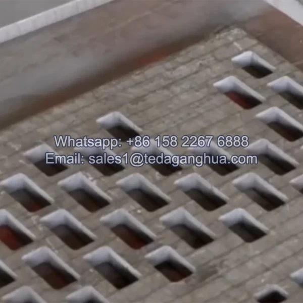 Chromium Carbide Overlay Pipe